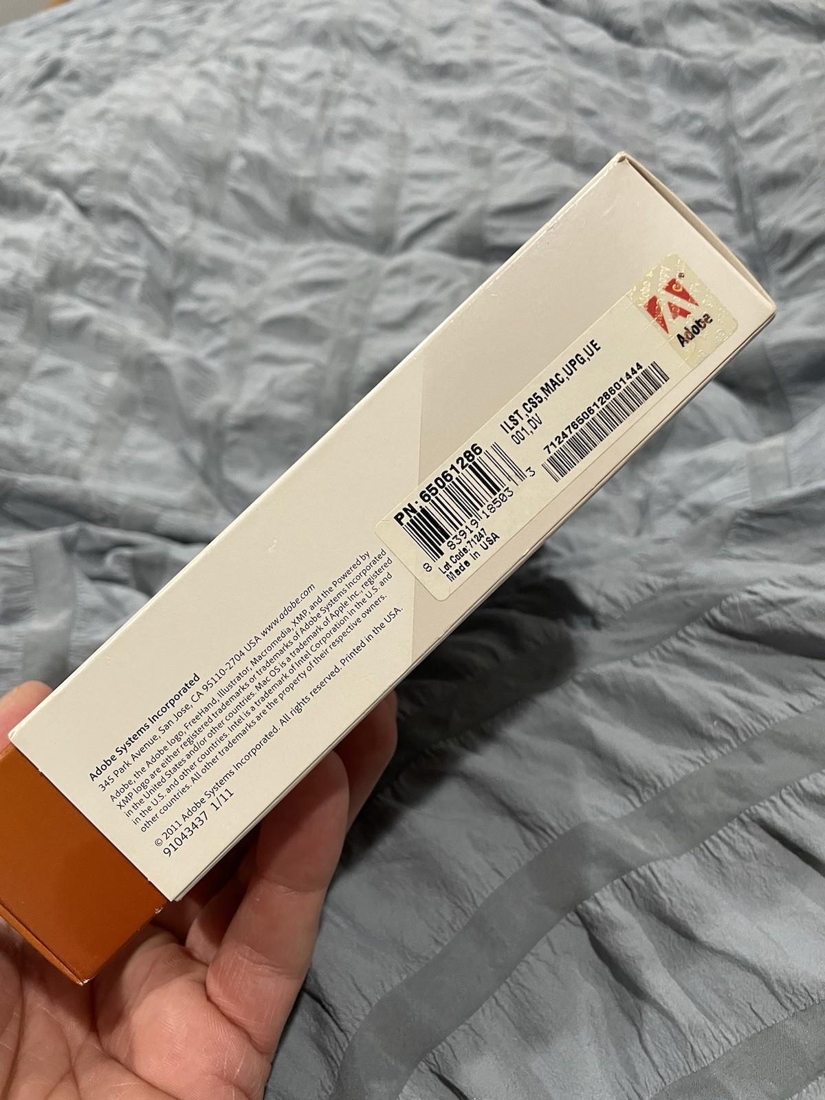 Adobe Illustrator CS5 Upgrade for MAC with Serial Number - 2011