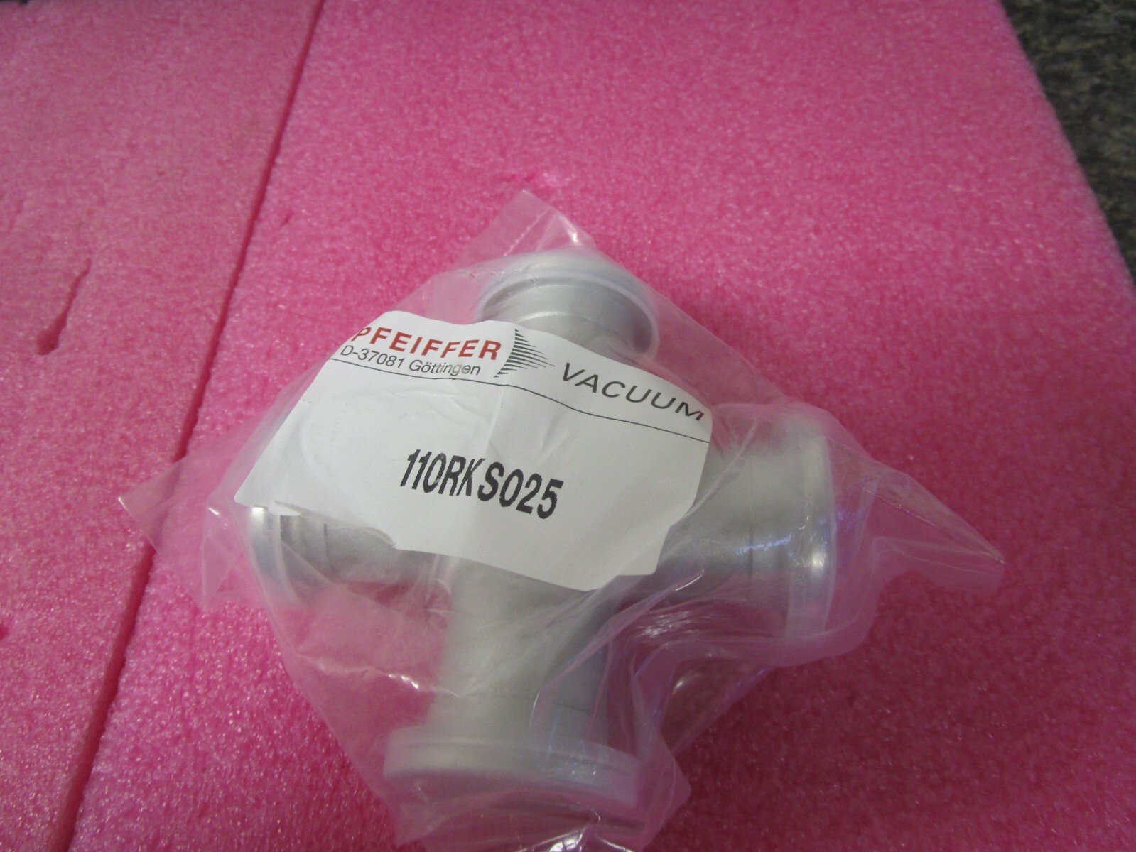 Pfeiffer Vacuum 4 Way Cross 110RKS025 - NEW!