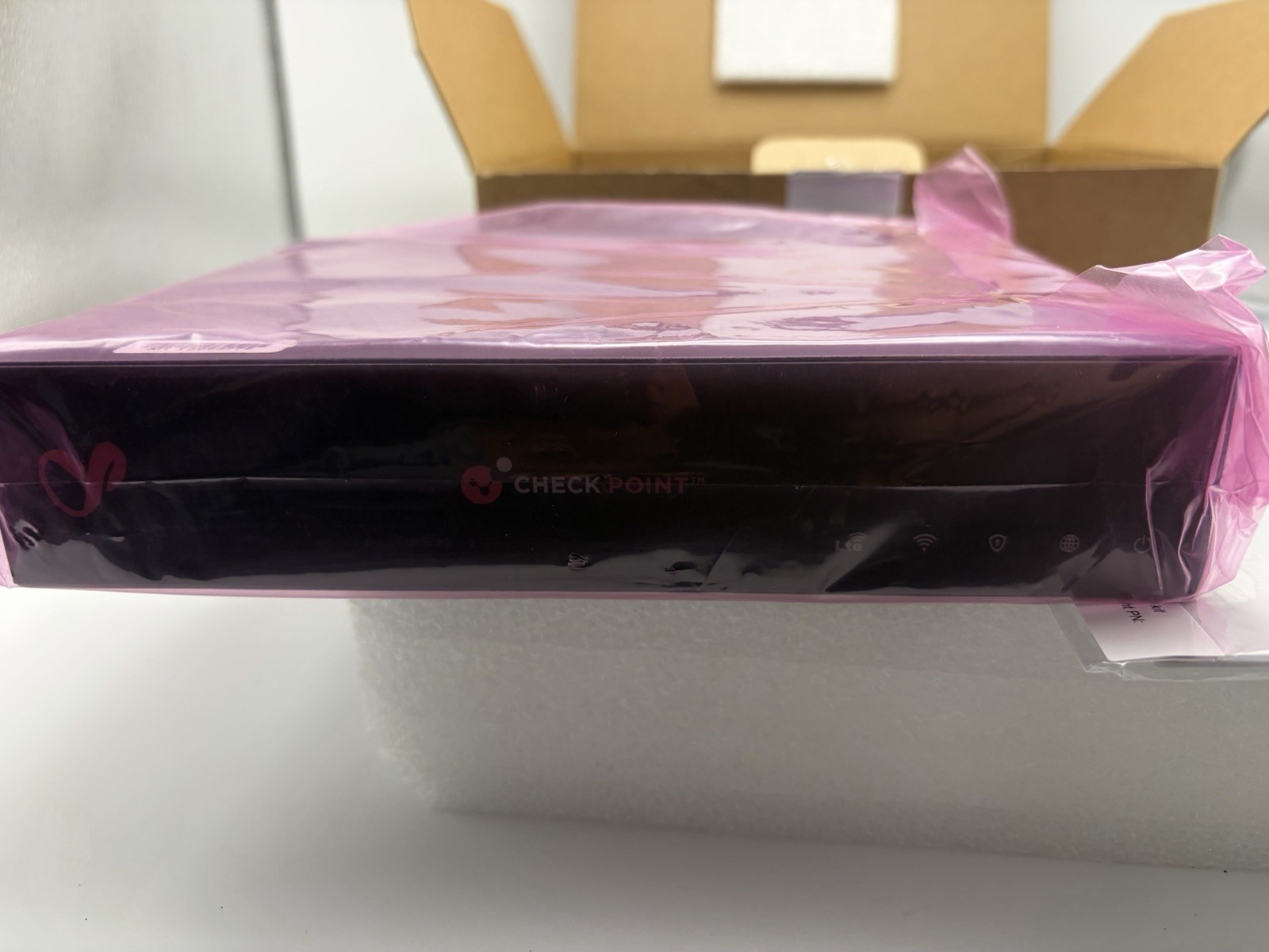 Check Point 1590 Model V81WL Network Security Gateway Device Open Box G2U