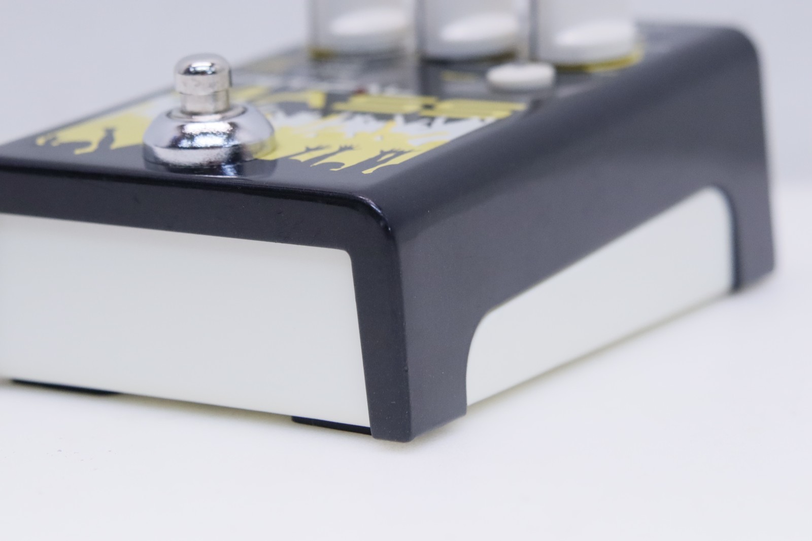 TC Helicon Critical Mass Studio-Quality Vocal Stompbox Large Group-Sound Effects