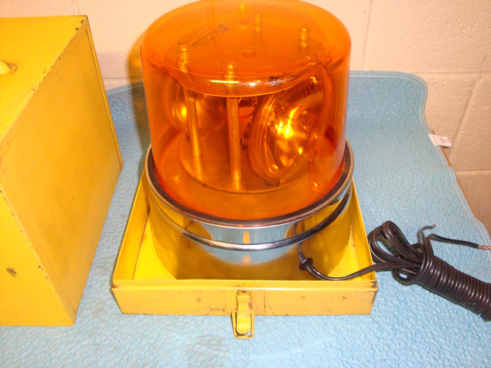 Esco Revolving Light Model 352M 12 Volt