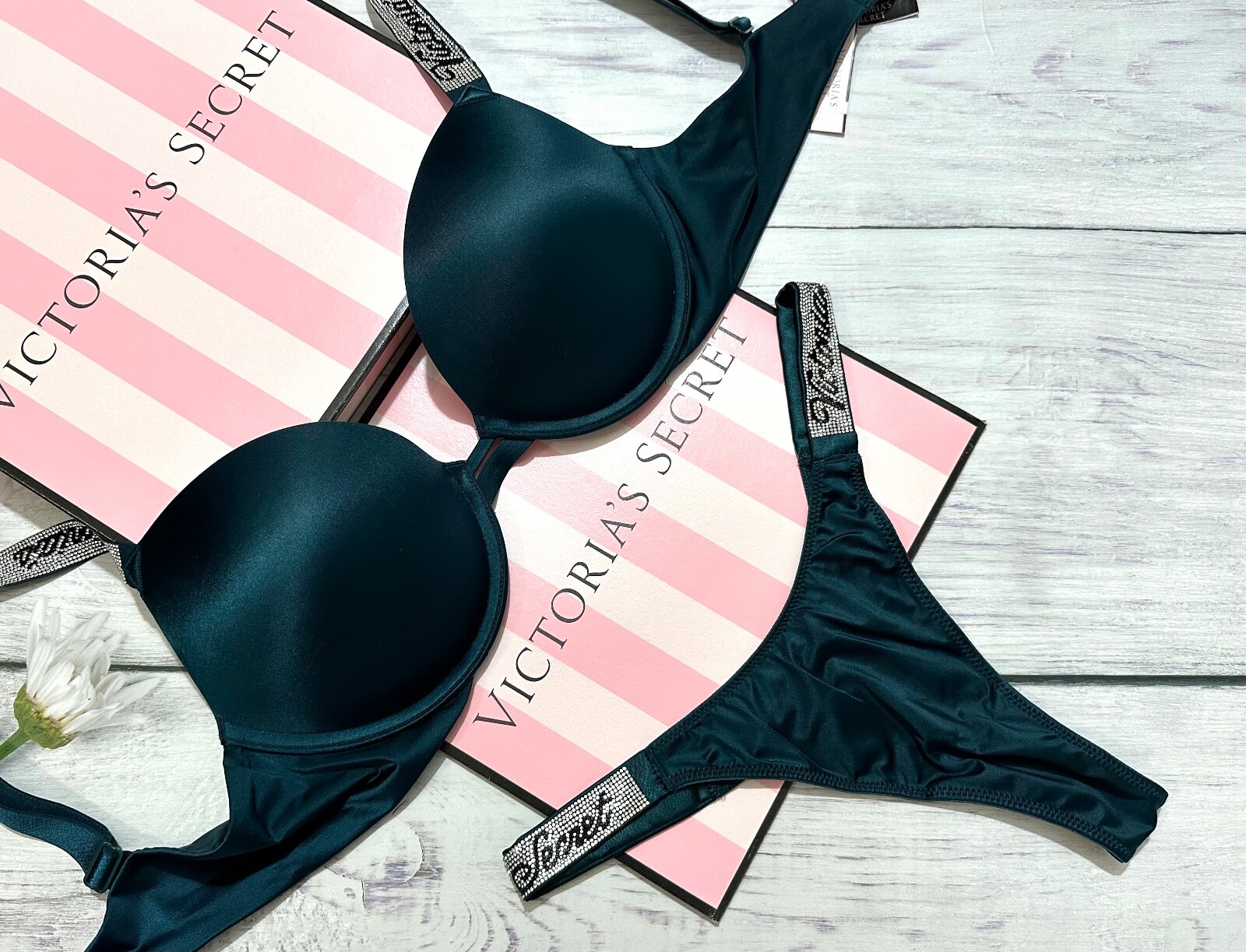 Victoria’s Secret Very Sexy  Rhinestone Shine Strap Push-Up Bra Thong Set Green