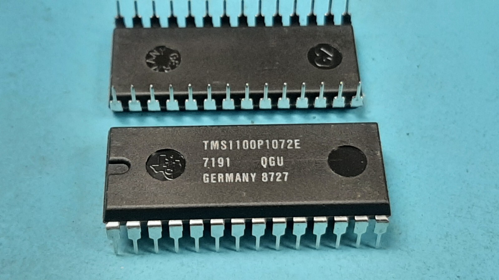 ( 4 Pcs ] TMS1100P1072E / IC Controller / DIP28