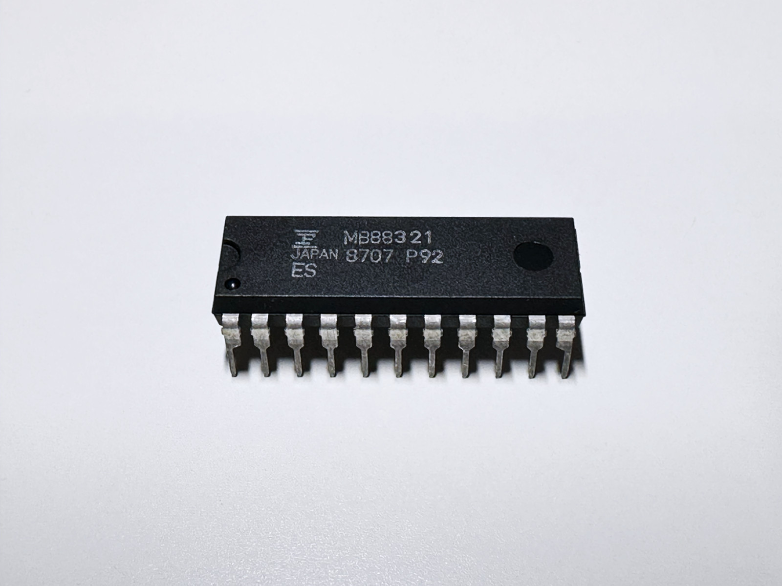 MB88321 FUJITSU CMOS Display Controller IC TVDC 20 Characters x 9 Lines DIP-22