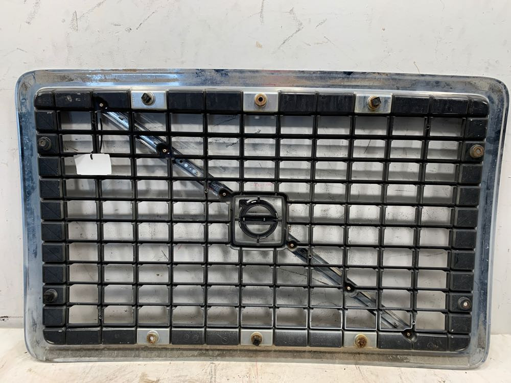Volvo VNL Gen 1 Grille (610-12392)