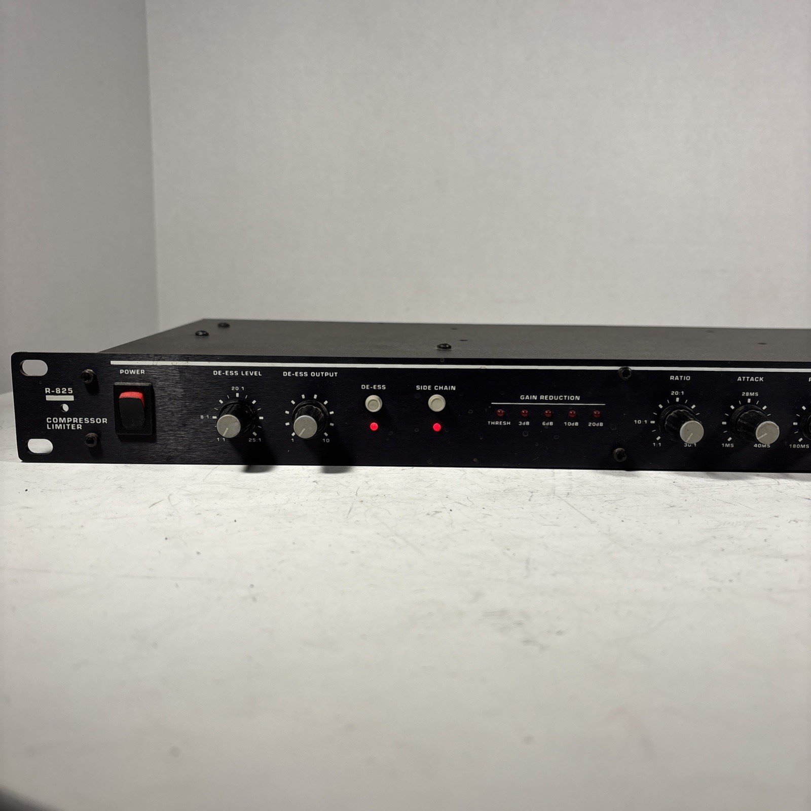 Vintage DOD R-825 Compressor Limiter Rack Mount Dynamics Processor