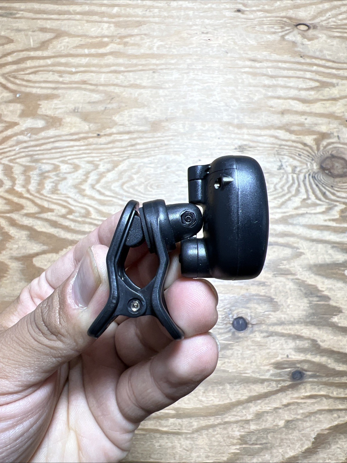 Fender FCT-2 Clip-on Guitar Tuner LCD Display Vibration Sensor Dual-hinge