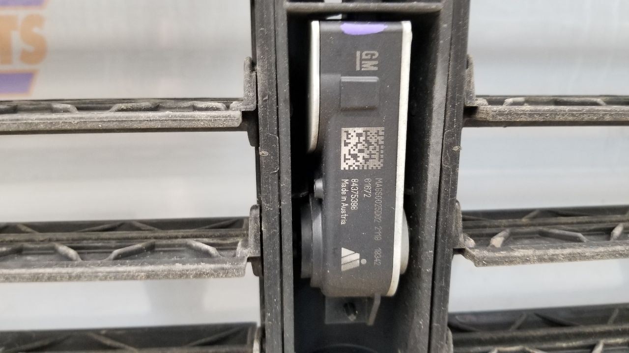 20 CHEVY SILVERADO 2500 UPPER AIR SHUTTER 6.6L DIESEL
