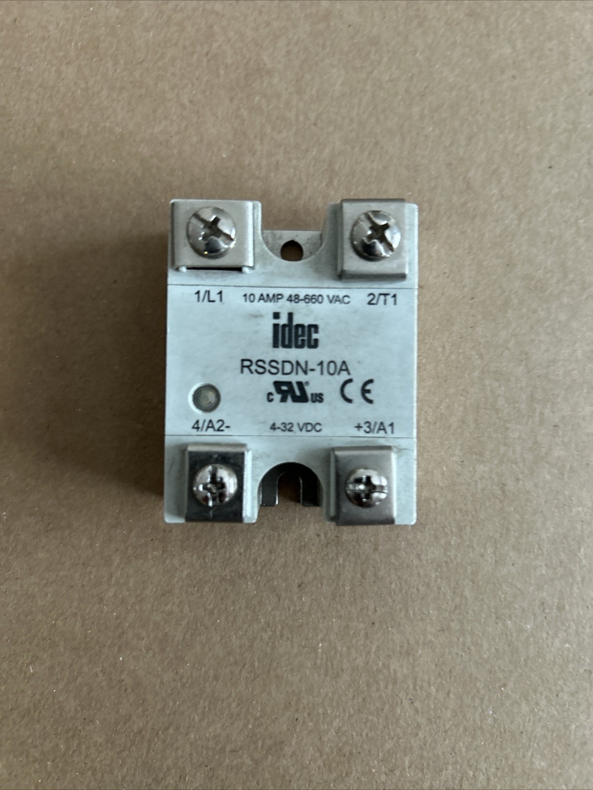 IDEC RSSDN-10A Solid-State Relay 4-32VDC, 48-660VAC 10A Brand New