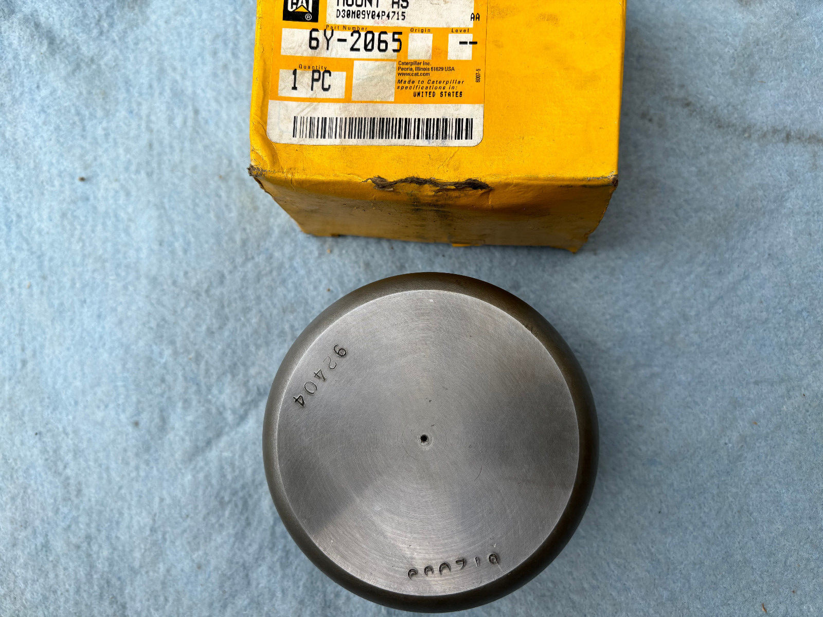 CAT MOUNT Pt# 6Y-2065 CATERPILLAR --------- --------- OEM NOS