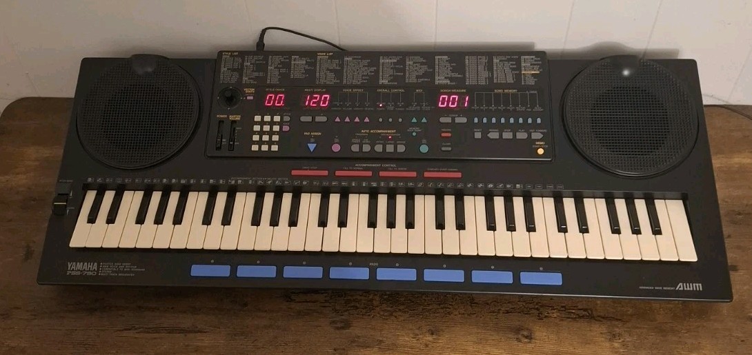 Yamaha PSS-790 Midi digital piano keyboard synthesizer Advanced Wave Memory
