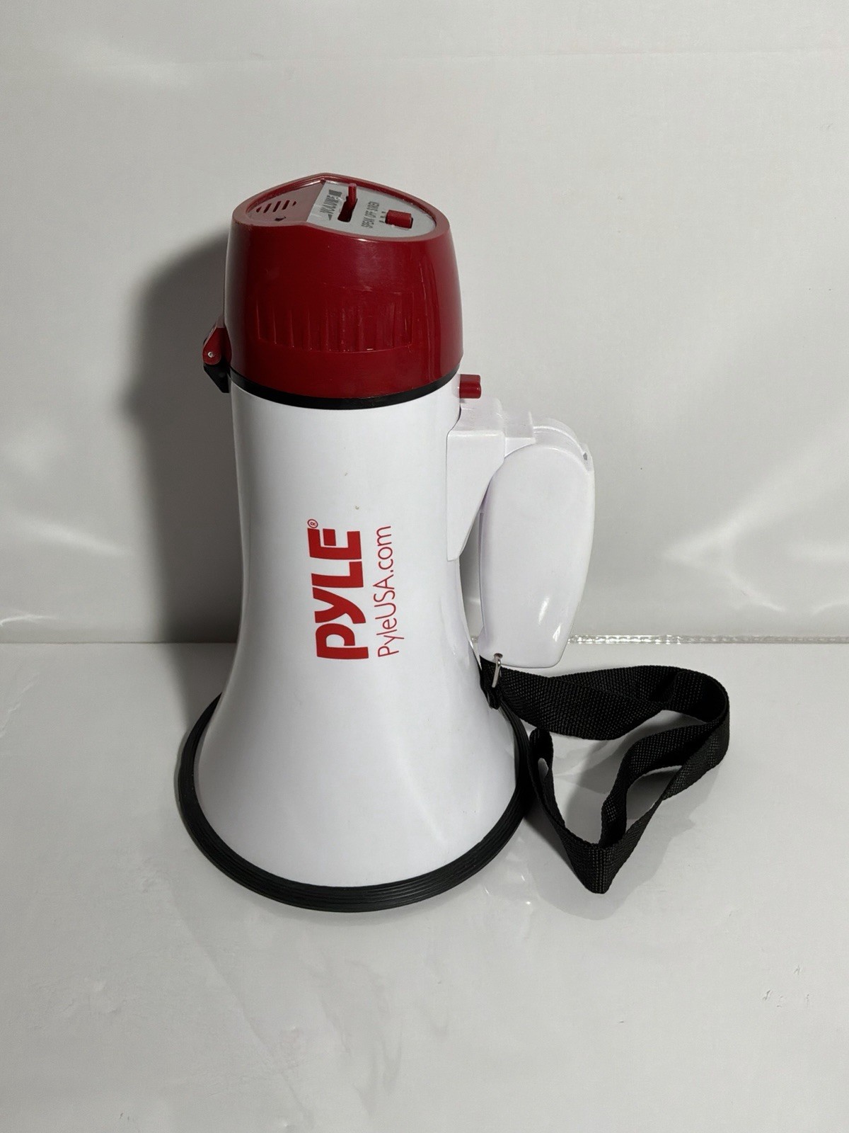 Pyle White Red Megaphone Portable Handheld Voice Amplifier Loudspeaker **READ