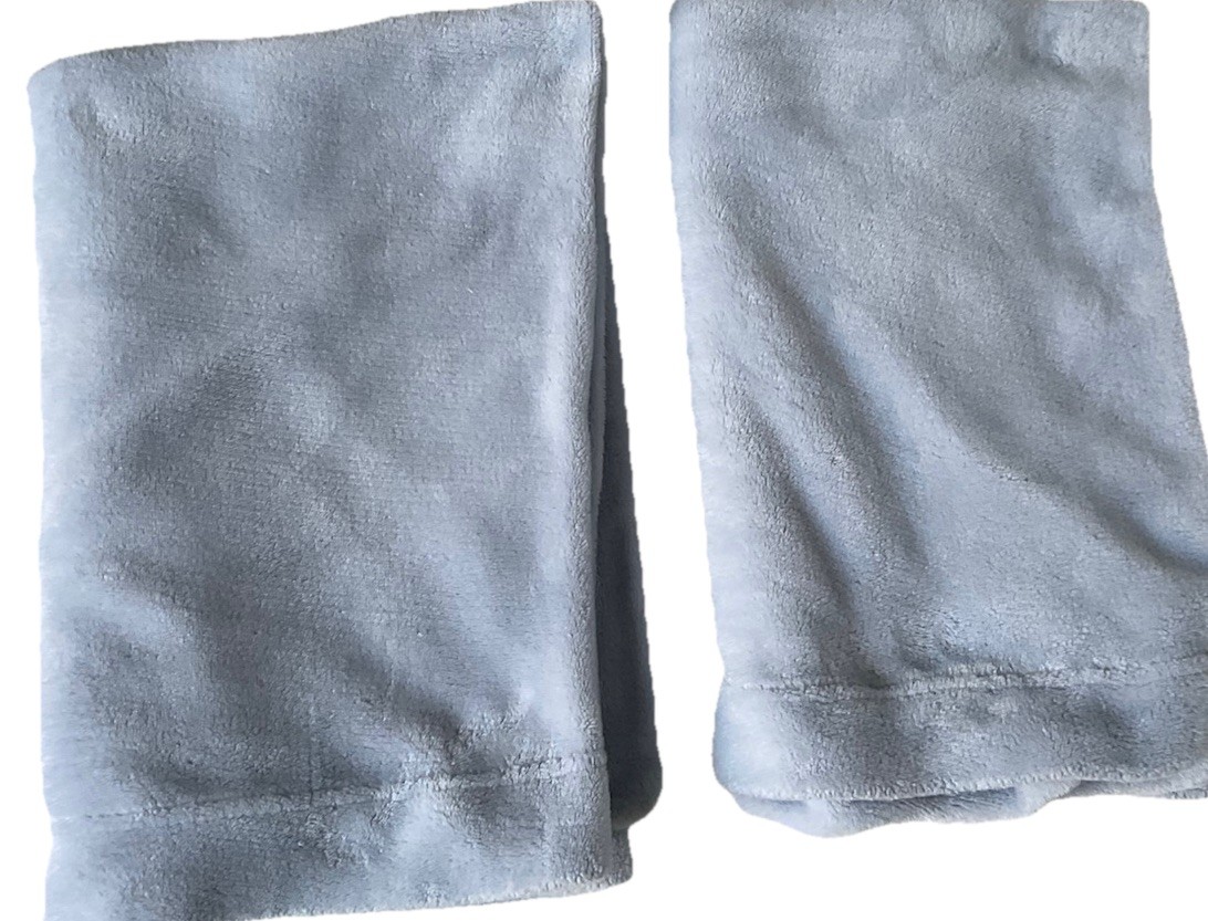NY Loft Soft Fleece STANDARD/QUEEN Pillowcases Set 2 LIGHT BLUE Pre-Own