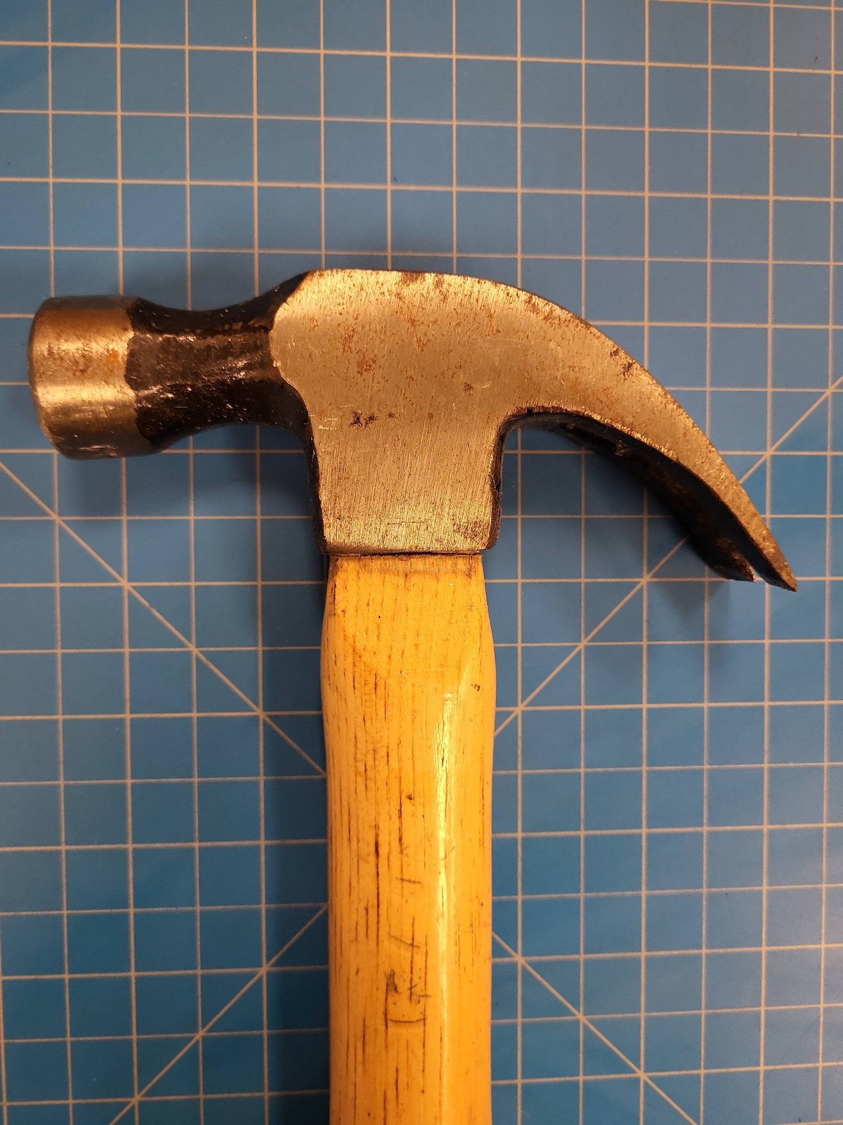 Claw Hammer Vintage Wood Handle Taiwan Carpentry Tool Hand Tool Nail Puller