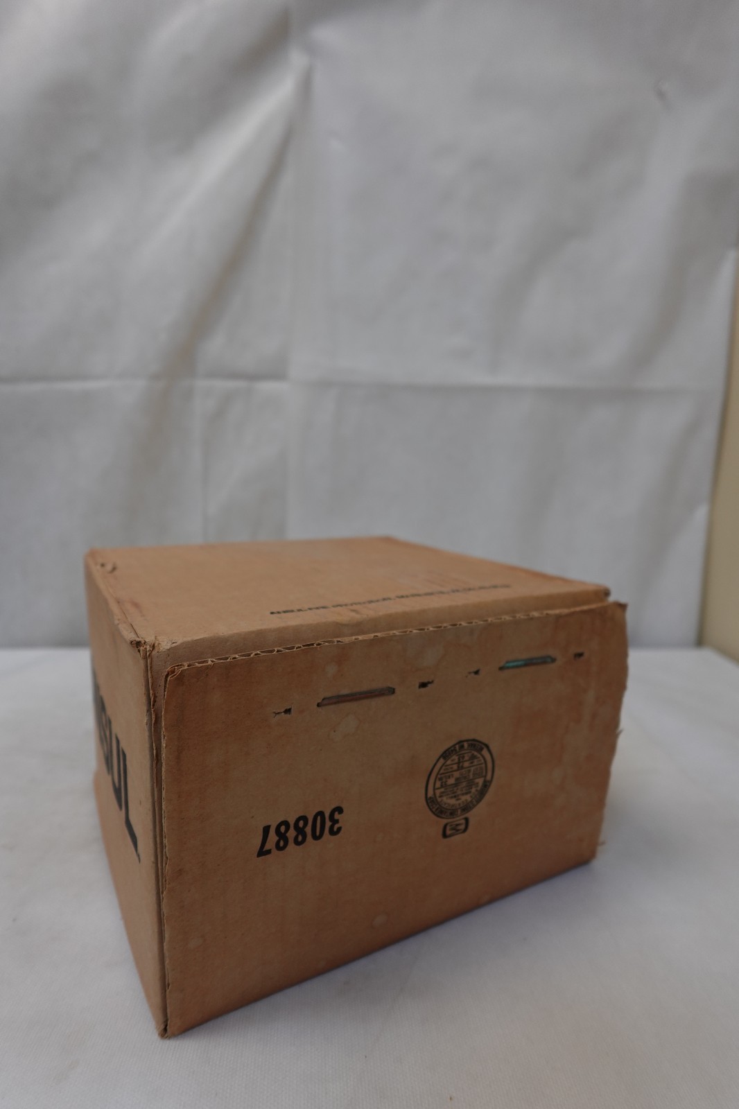 Ansul Fire Extinguisher Wall Mounting Bracket (for Ansul 10-E) 30886 / 10-E NOS