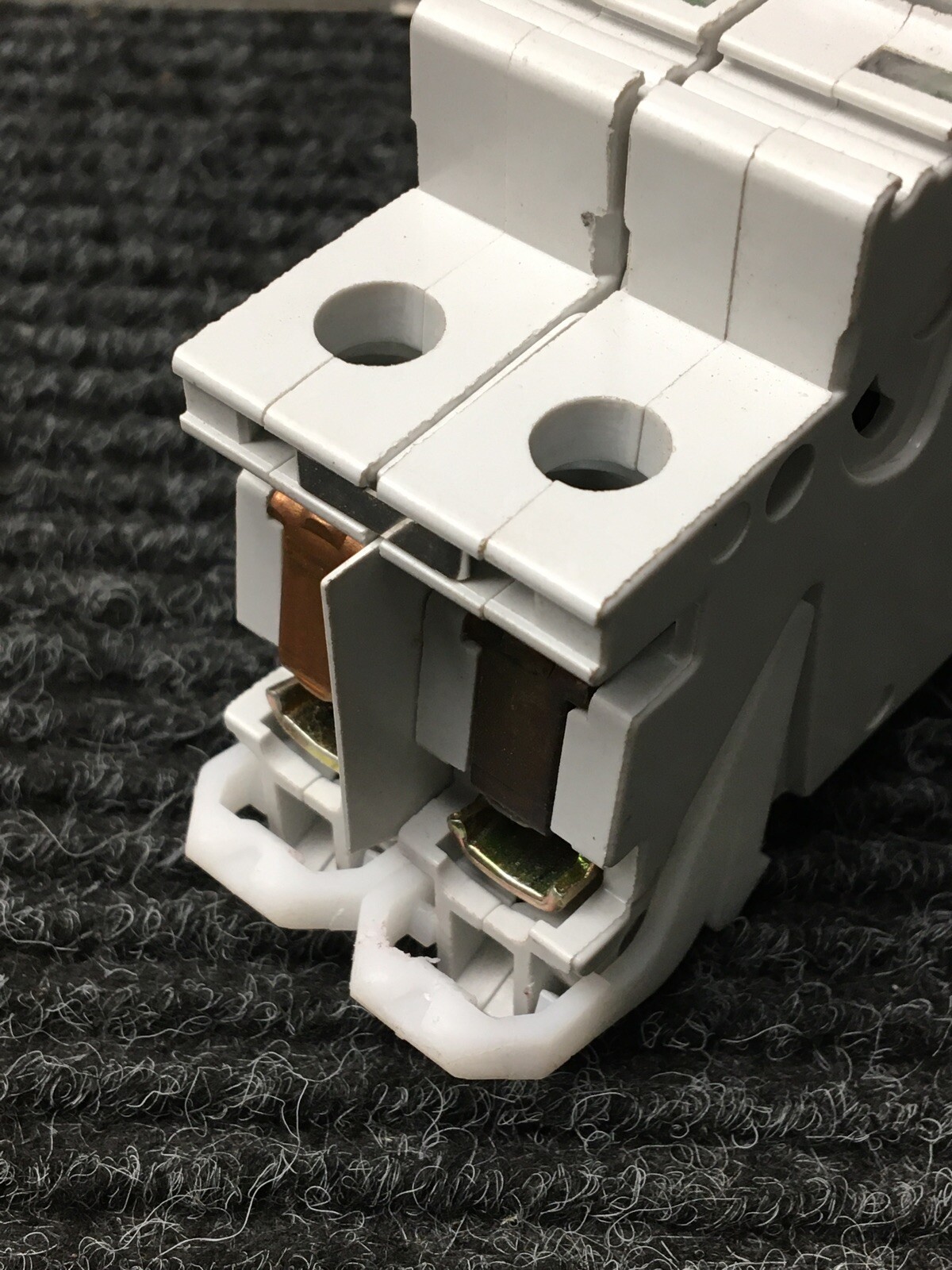 CH C32 Circuit Breaker 2P SPCL2C32