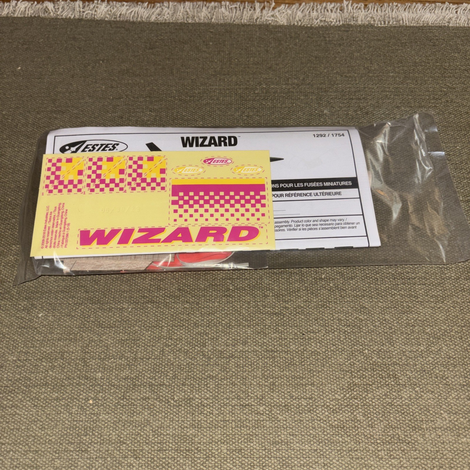 ESTES Bulk WIZARD Flying Model Rocket Bulk Kit 1292. New Sealed. Free Shipping!