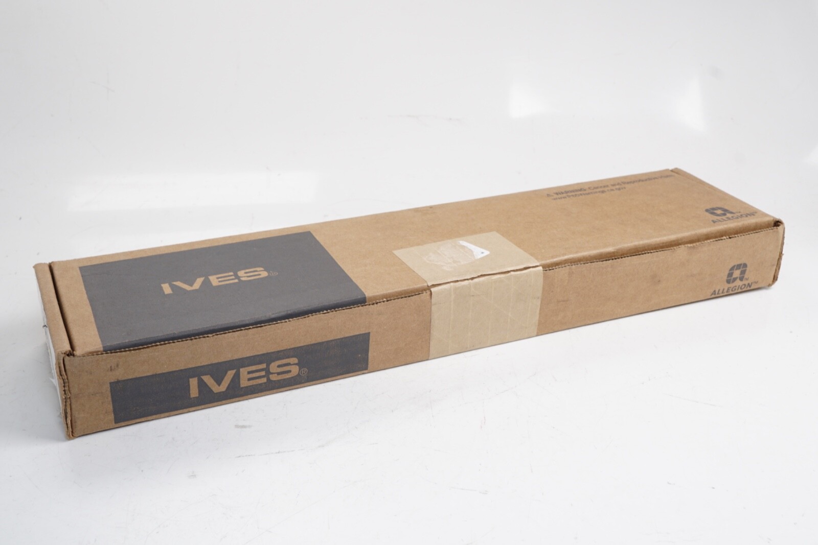 Ives 8302-8 Pull Plate 4″ x 16″ w/ 3/4″ Round Pull 8″ CTC Oil Rubbed Bronze
