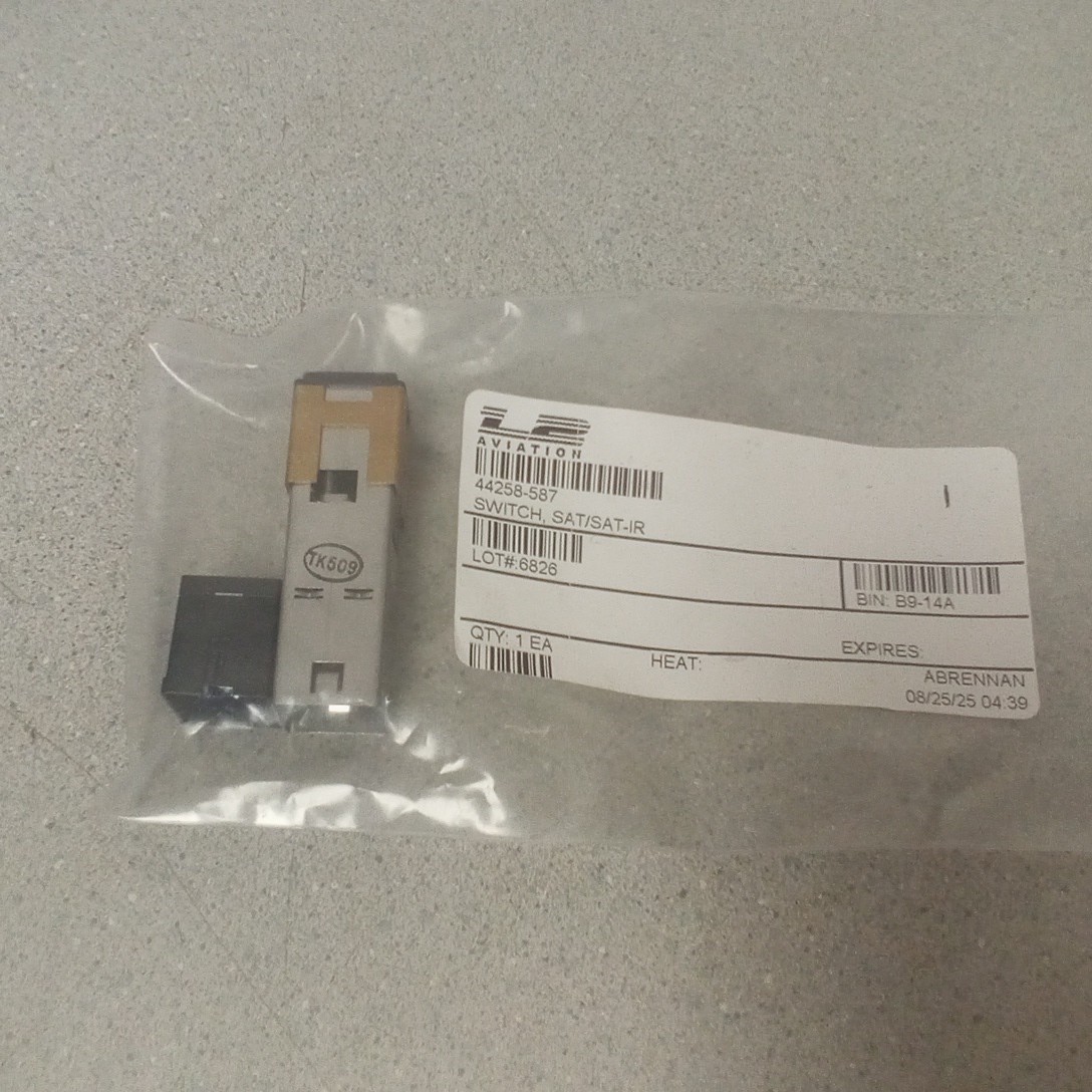 KORRY Aviation Push Button Switch 44258-587  +  28196-001