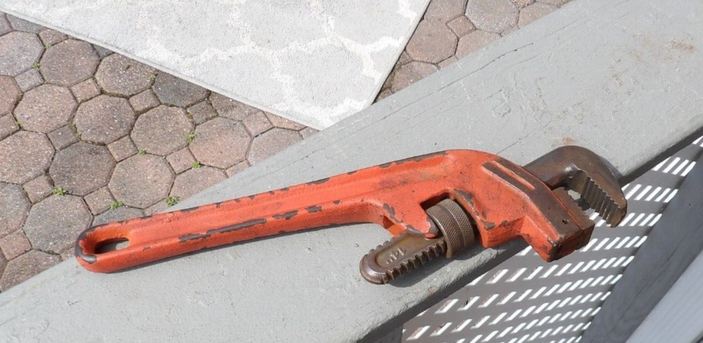 Vintage Pittsburgh 14" Offset Adjustable Pipe Wrench Red Steel Rust Free
