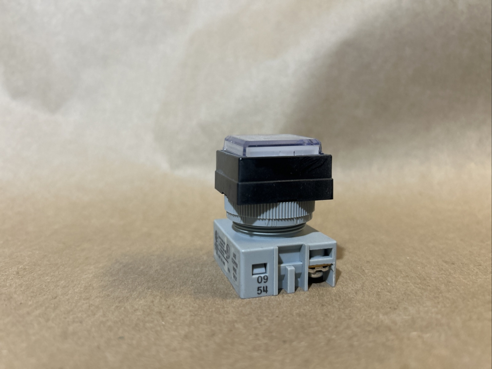 Idec Apw APQW1B99-C-24V
