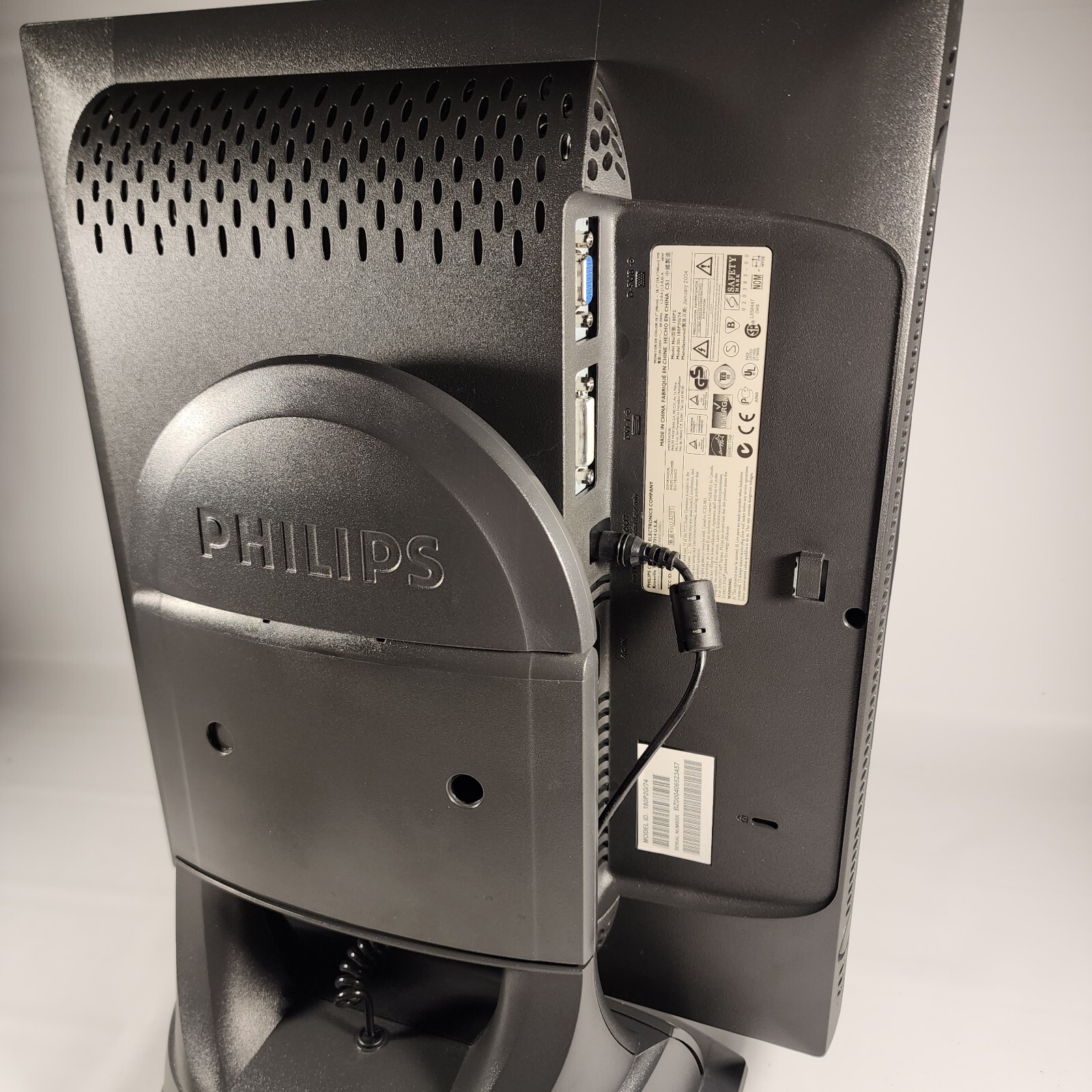 Excellent Philips 180P2G/74 18.1" Monitor W/ Rotating Stand Built-In Speakers