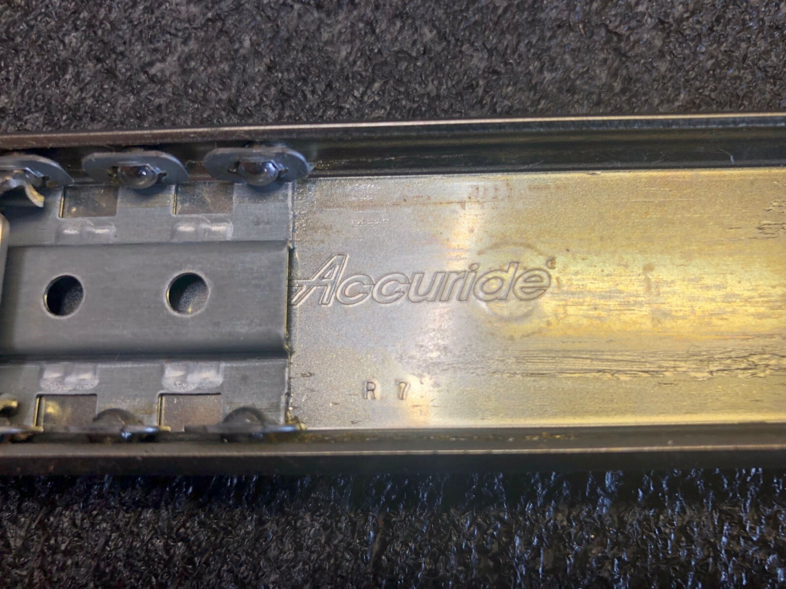 ACCURIDE SLIDES C 307-698