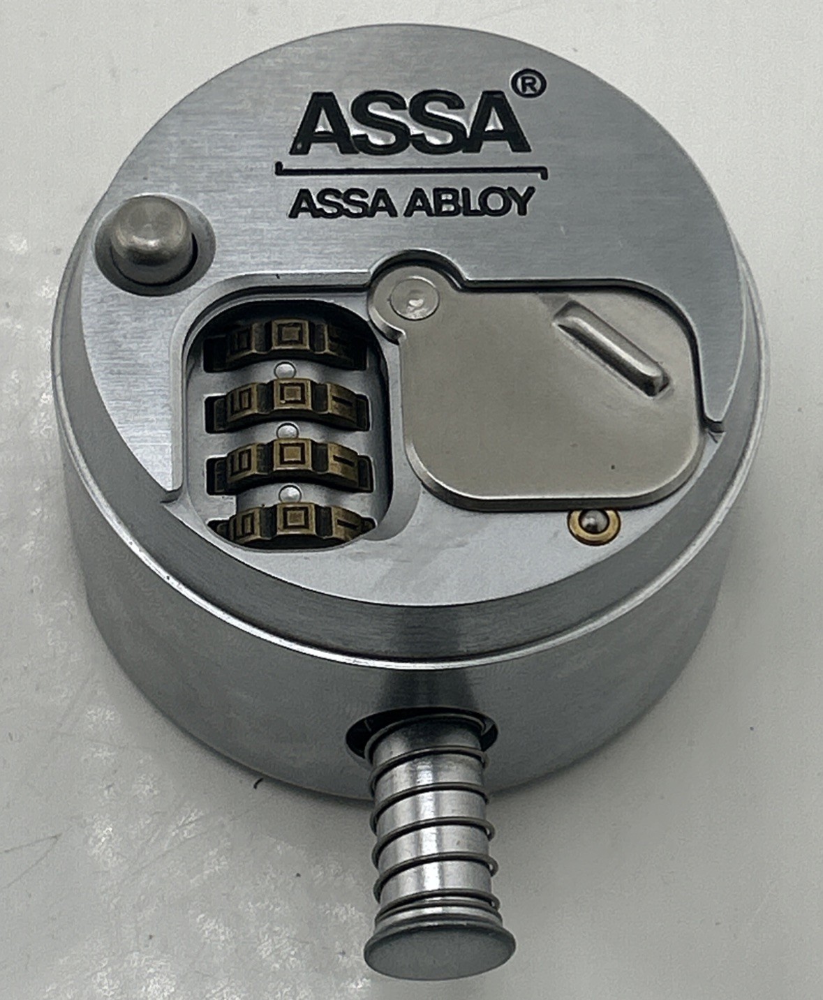 Assa Abloy Shackleless Resettable Combination Solid Steel Padlock Puck AA-SR400