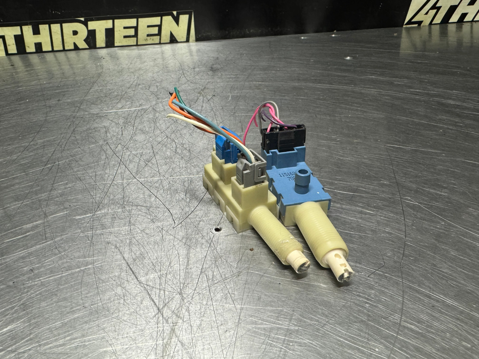 1997 - 2004 CORVETTE C5 OEM BRAKE SWITCH 11516210 #N508