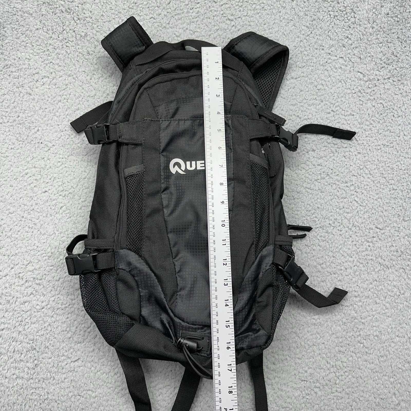 Quest Aspen Brook 2L Black Hydration Pack Backpack CEH011089 Hiking Bag, Bladder