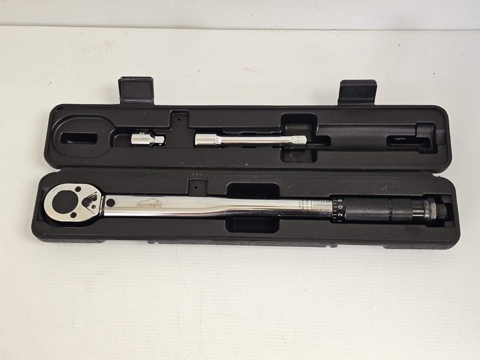 EPAuto 1/2-Inch Drive Click Torque Wrench Set 25-250 ft-lb w/ Case - Used
