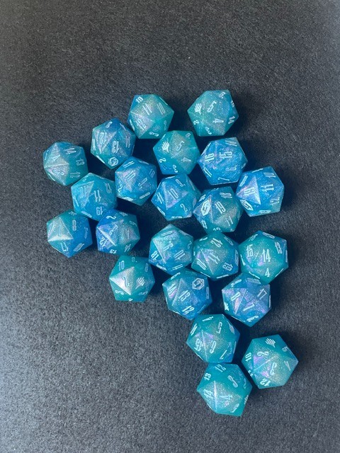 MTG Final Fantasy: GIFT Bundle Crystal Blue Oversized D20 Die spin down counter