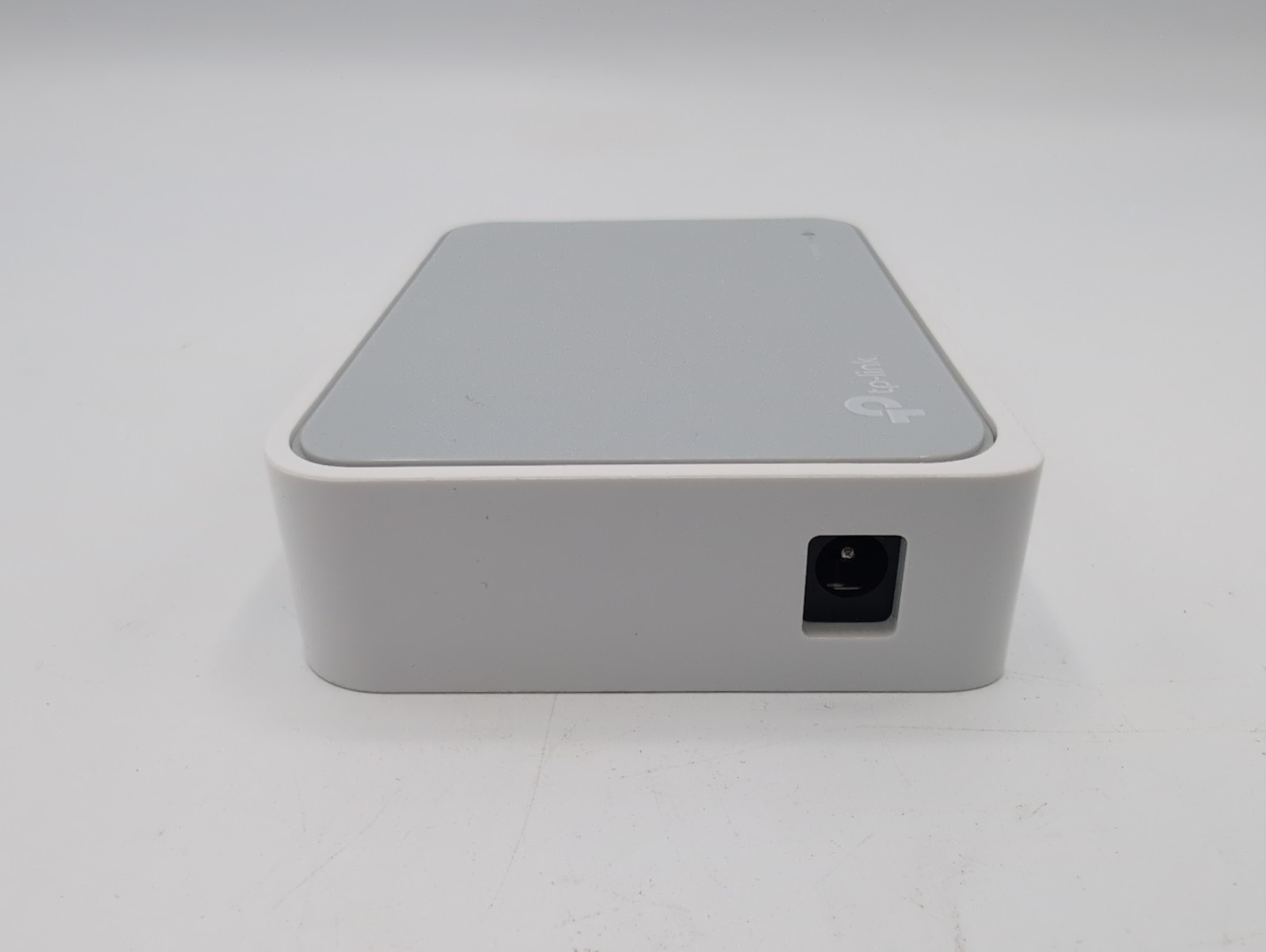 TP-LINK (TL-SF1005D) 5 Port Desktop Ethernet Switch