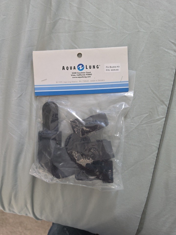 Vintage Aqua Lung Fin Buckle Kit P/N 6226-80 New NOS US Divers Scuba Gear