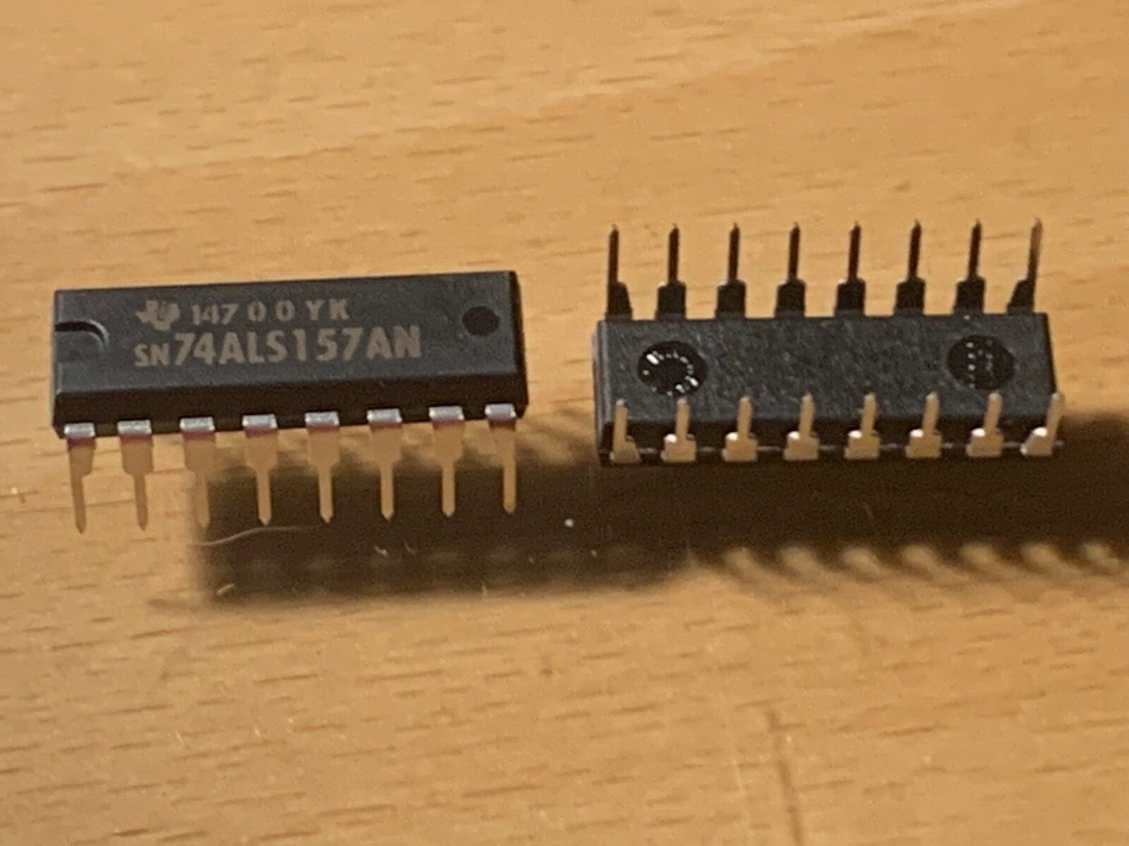 SN74ALS157AN - Texas Instruments IC - Multiplexers - DIP16 - NOS