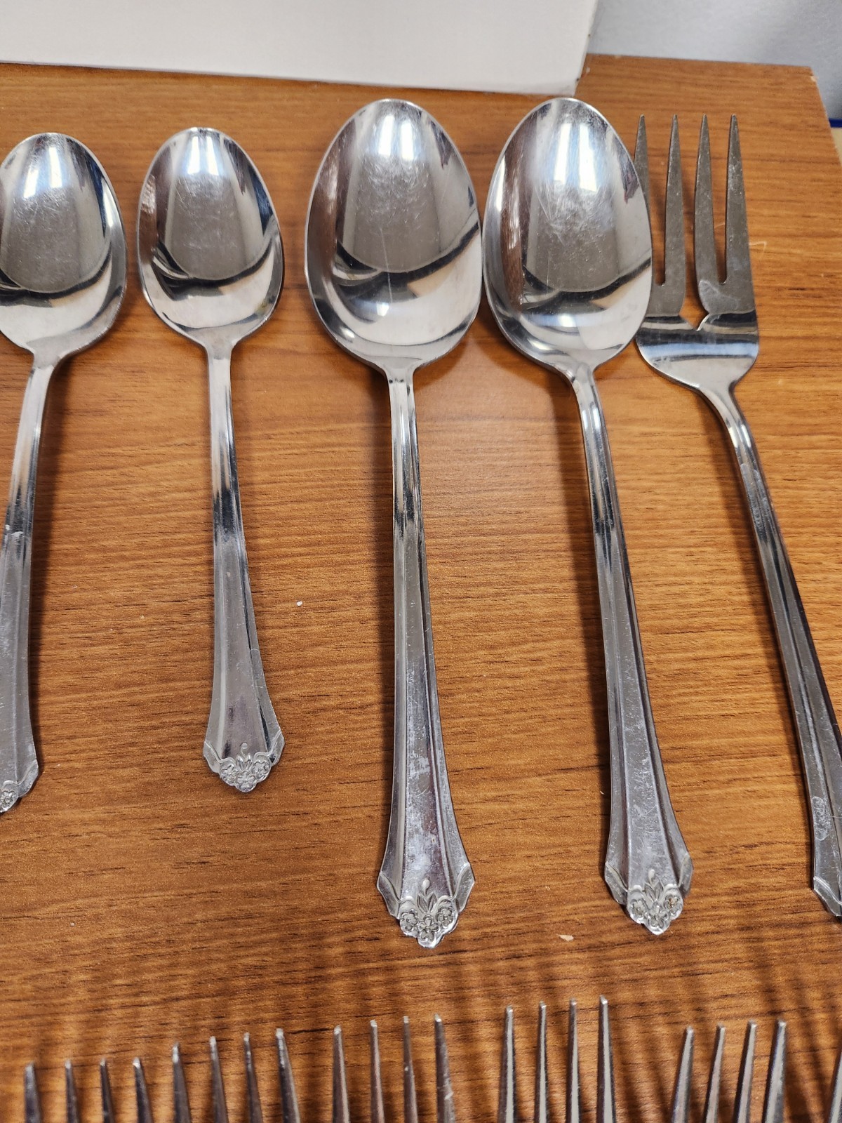 42 Piece Northland PERCEPTION Stainless Flatware Korea