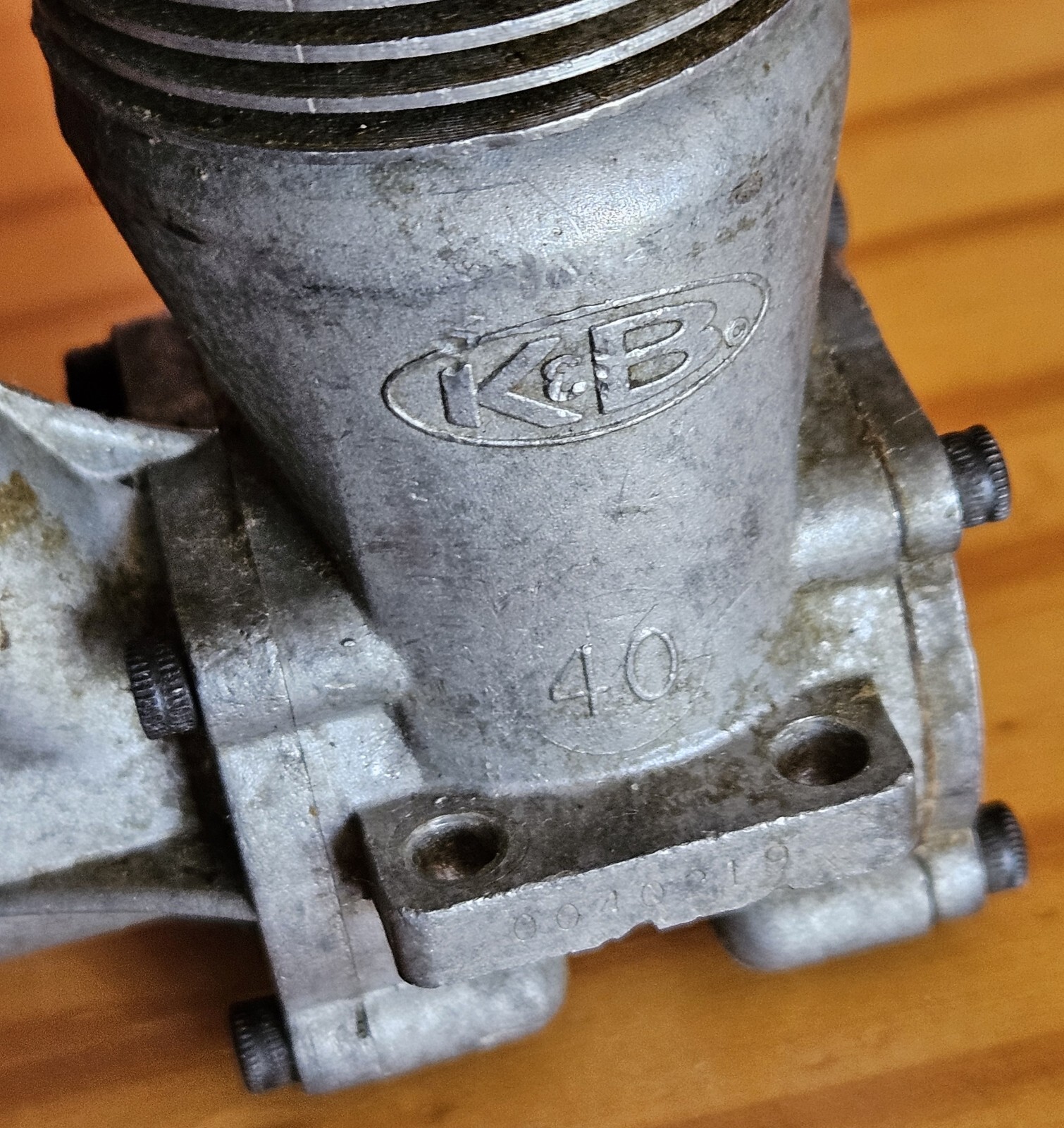 VINTAGE K&B 40 RC CL SEIZED ENGINE WITH BOX FROM ANOTHER MODEL AS IS GS18