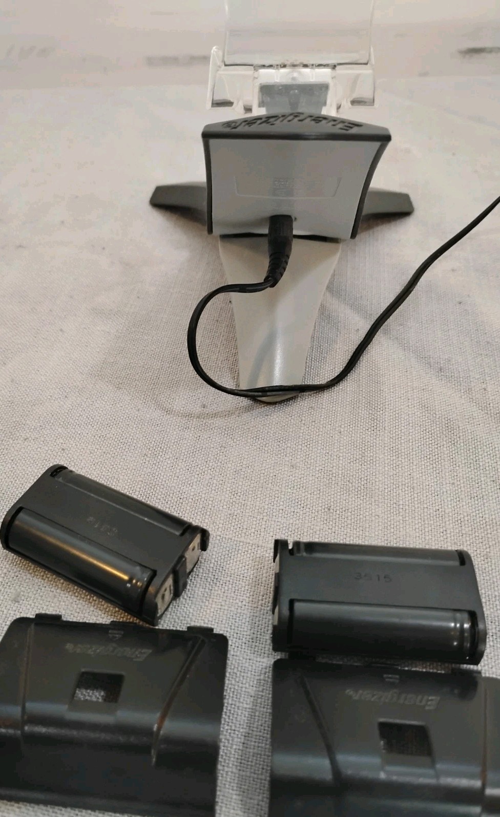 Energizer Xbox One Charge System 2 Rechargeable Battery Packs & Stand UNTESTED
