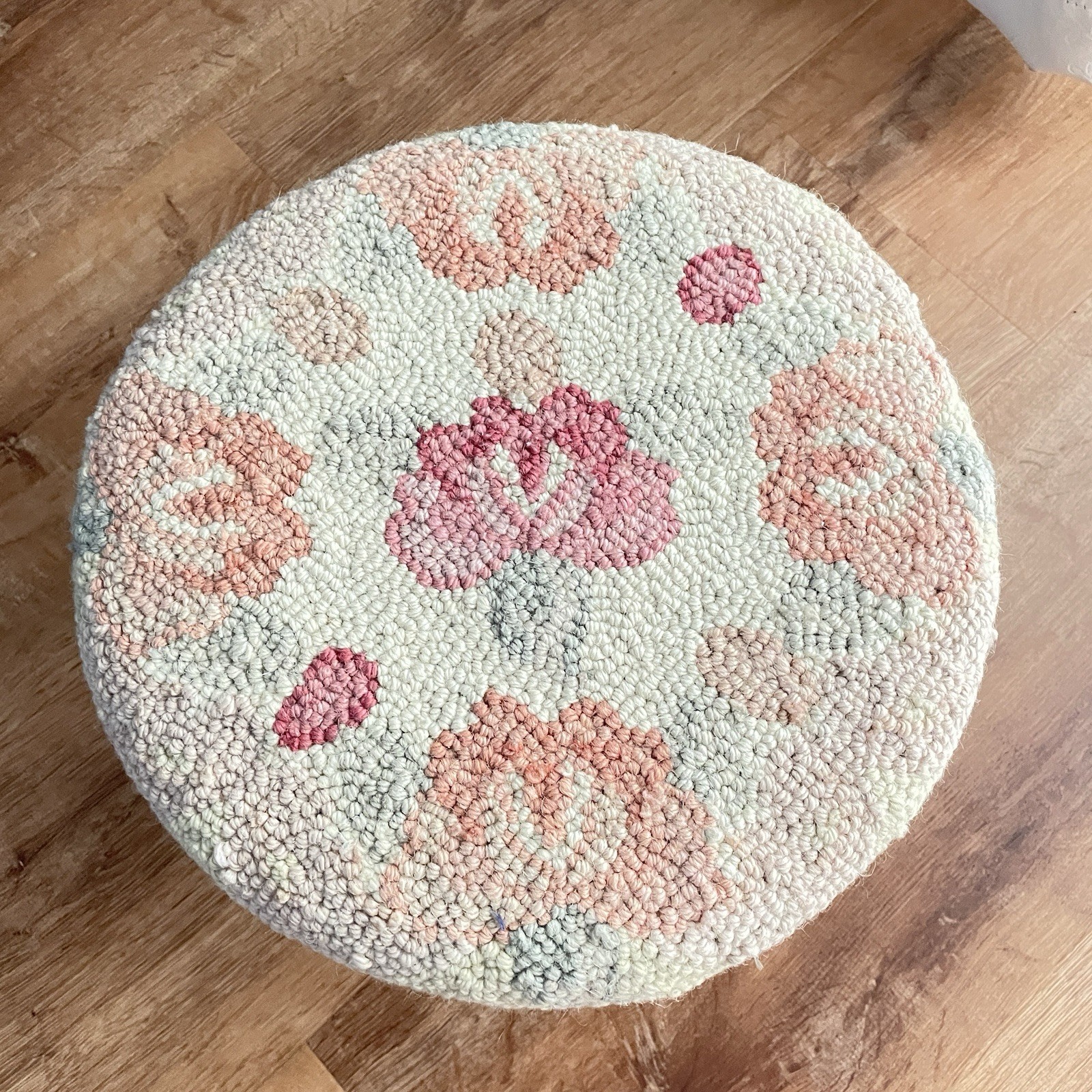 VTG Foot Stool Floral Hook Rug Caroet Round Wood Base 4 Turned Leg Cottage Core