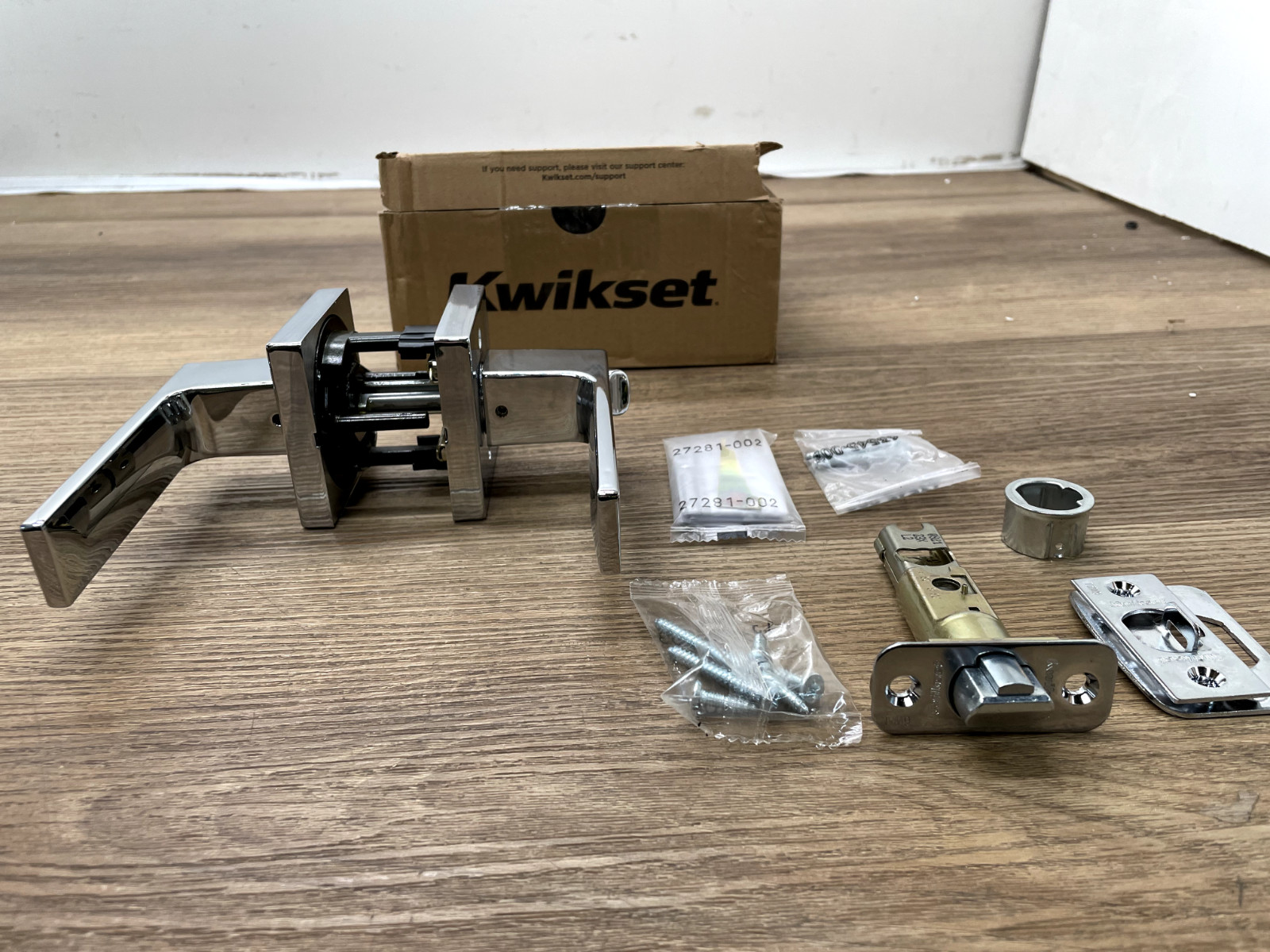 Kwikset 740SALSQT Singapore Lever Square Rose Entry Door Lock SmartKey - Nickel