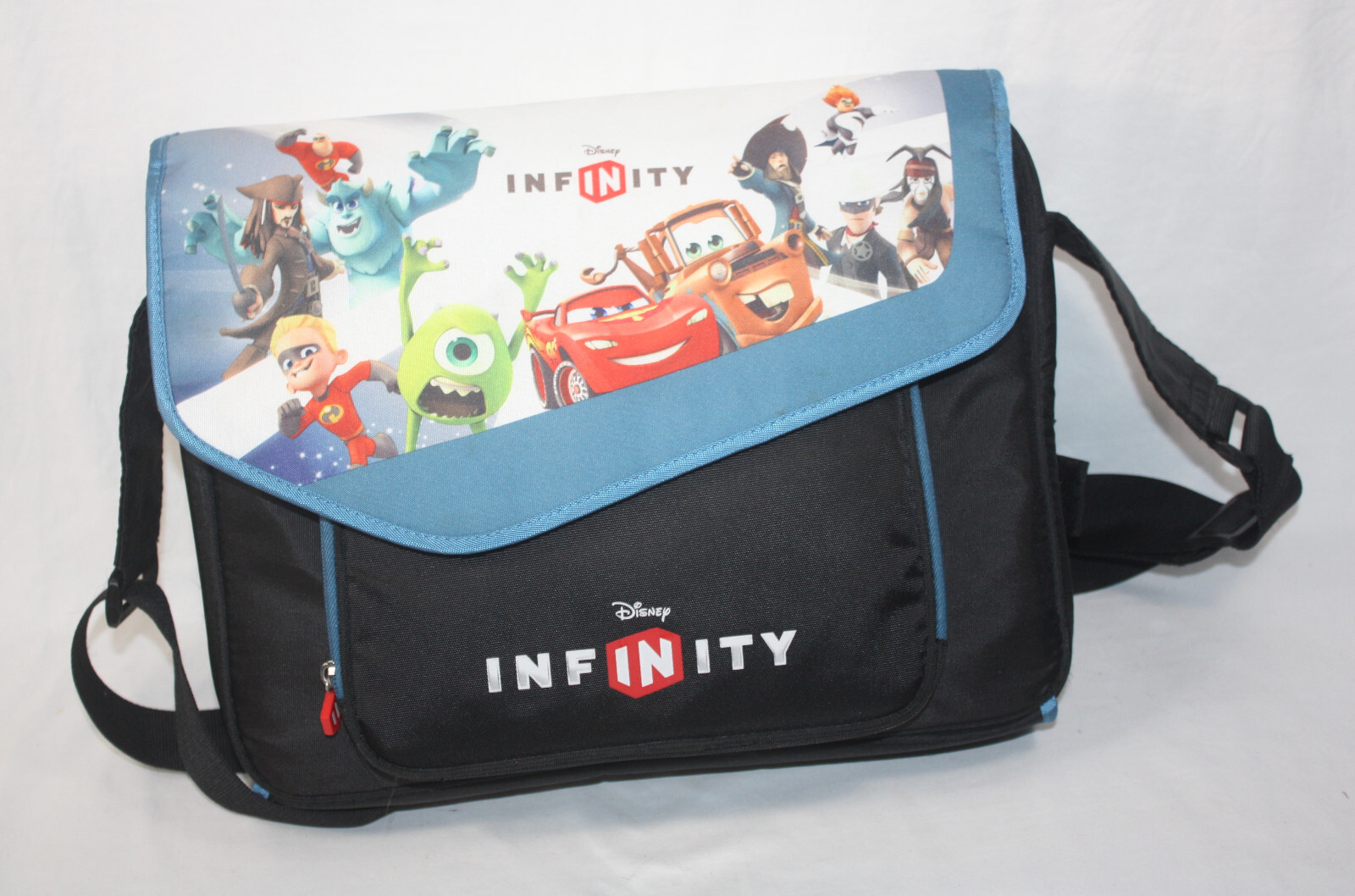 Disney Infinity Figures w/ Portal / Xbox 360  Game / Cables / Bag  -vn