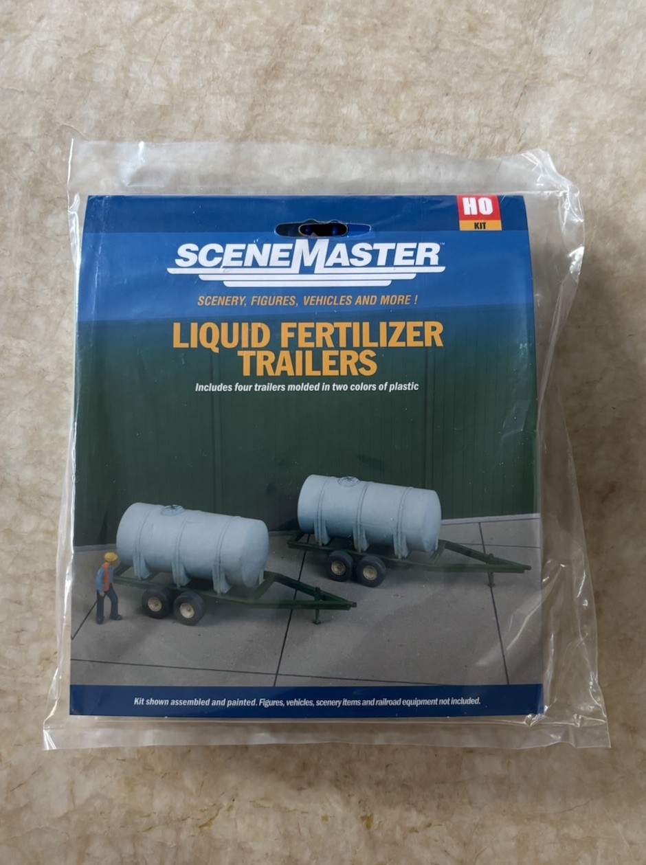 HO Scale Walthers 949-4194 Liquid Fertilizer Trailers Kit New