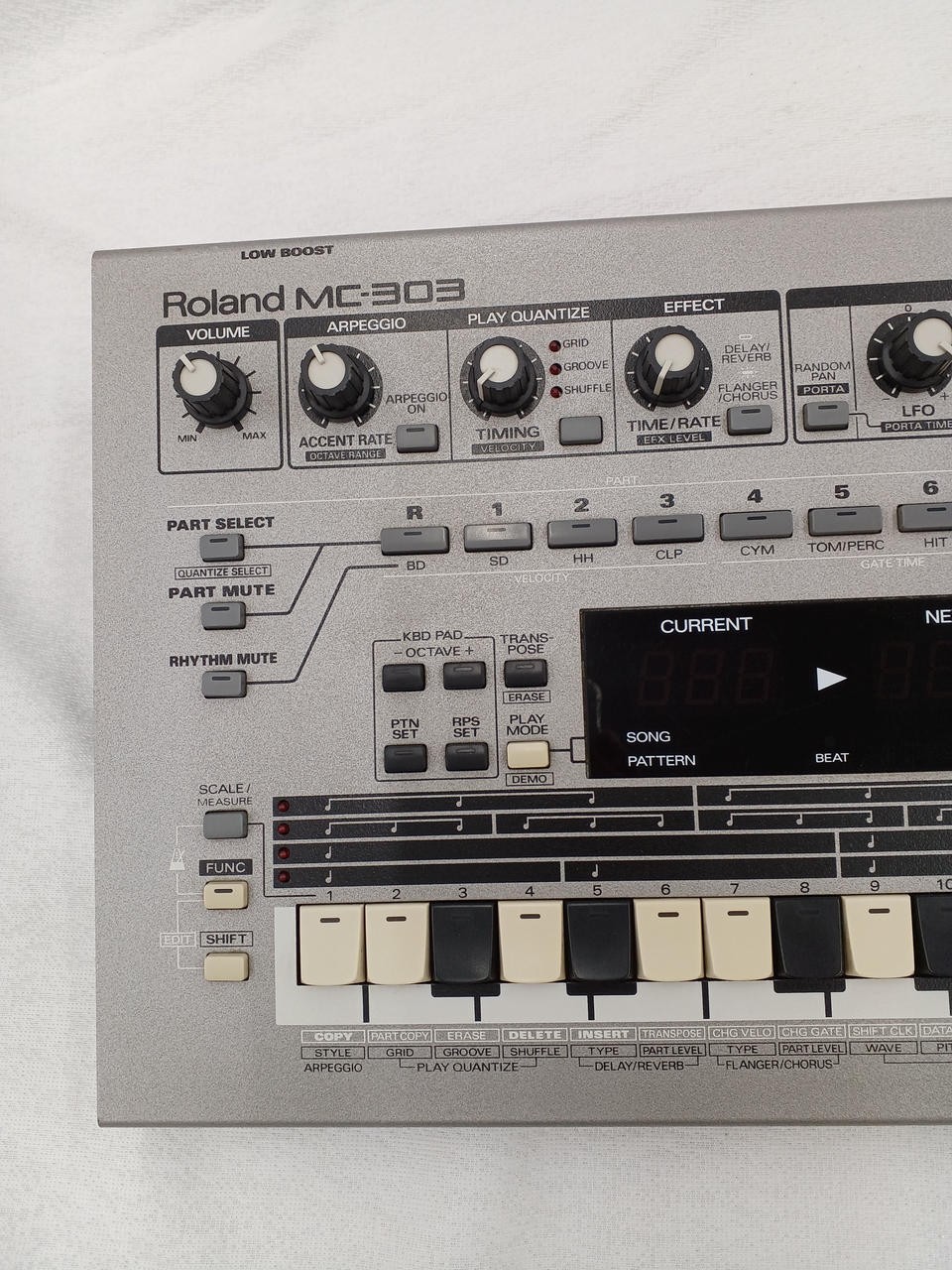 Roland MC-303 Sequencer Groovebox Drum Machine Sound Module