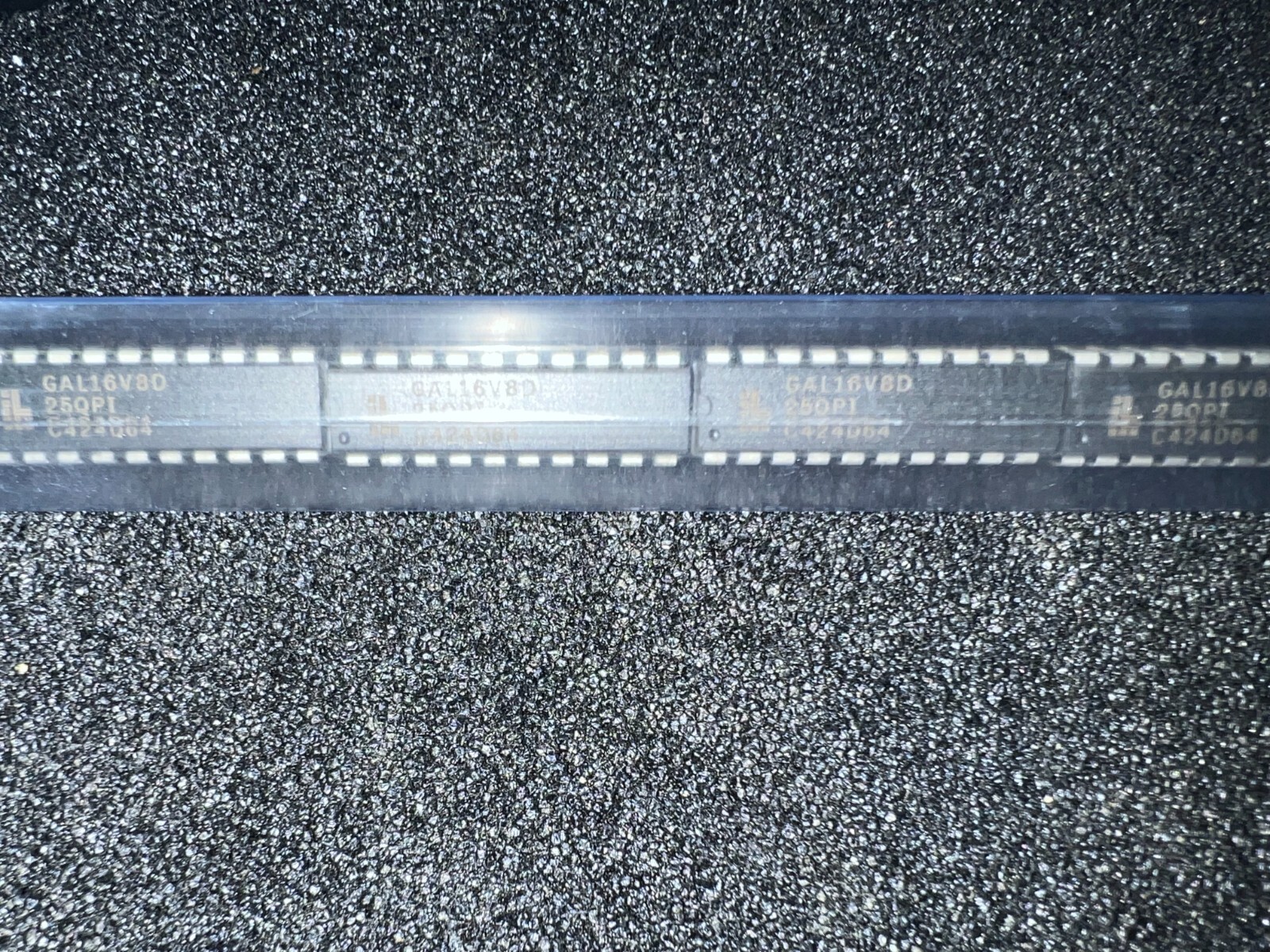 GAL16V8D-25QPI