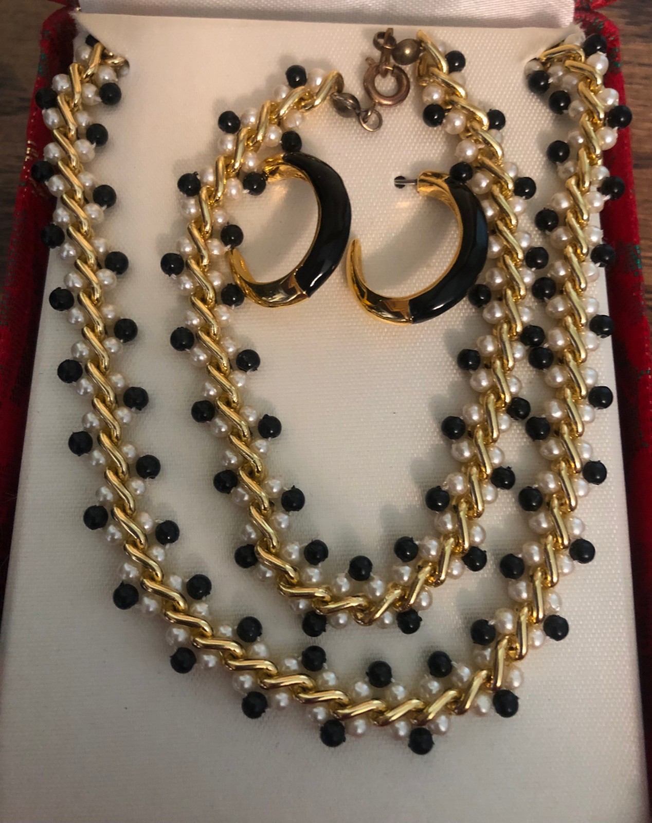 Three Pieece Necklase Set