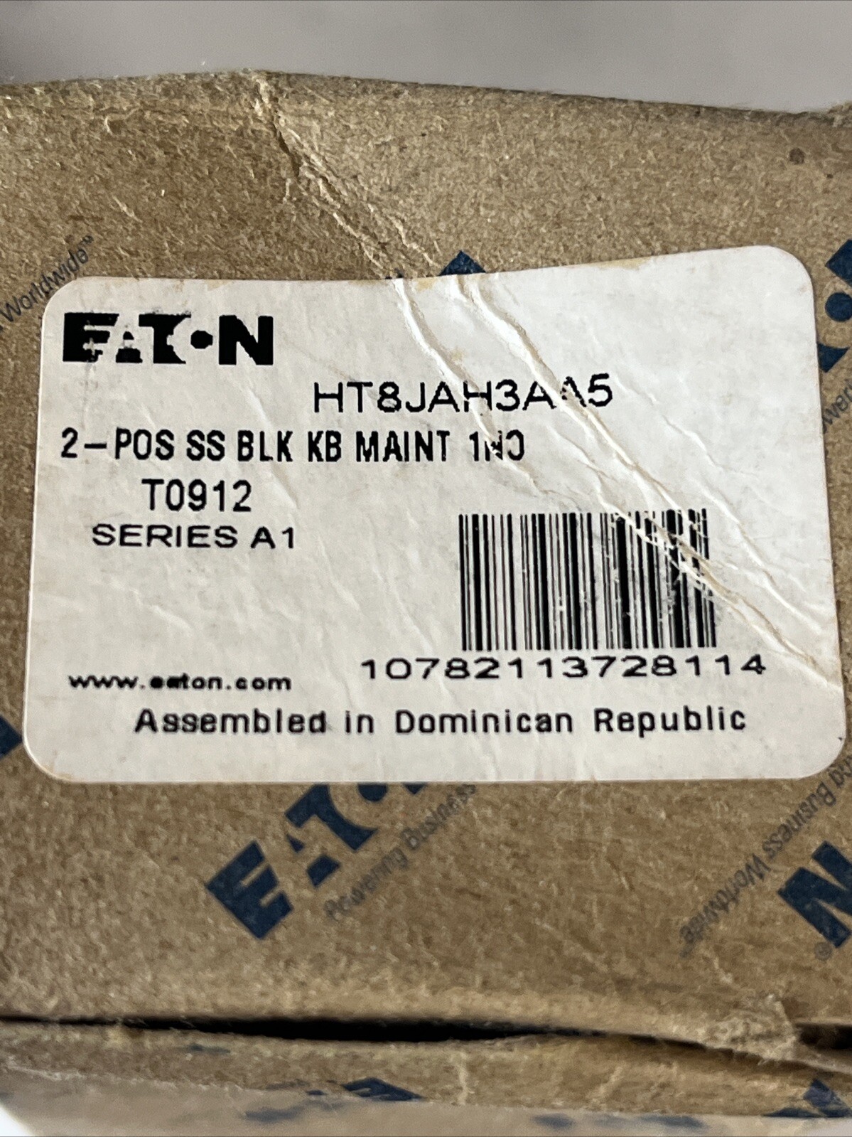 EATON HT8JAH3AA5, 2 Position SELECTOR SWITCH, SA BLK KB Maint, 1 N.O. New