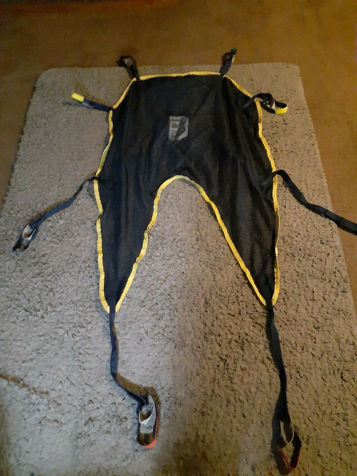 New Handicare Universal Sling Mesh MAX 363 kg /800 Lbs Size Medium Ref # 517420