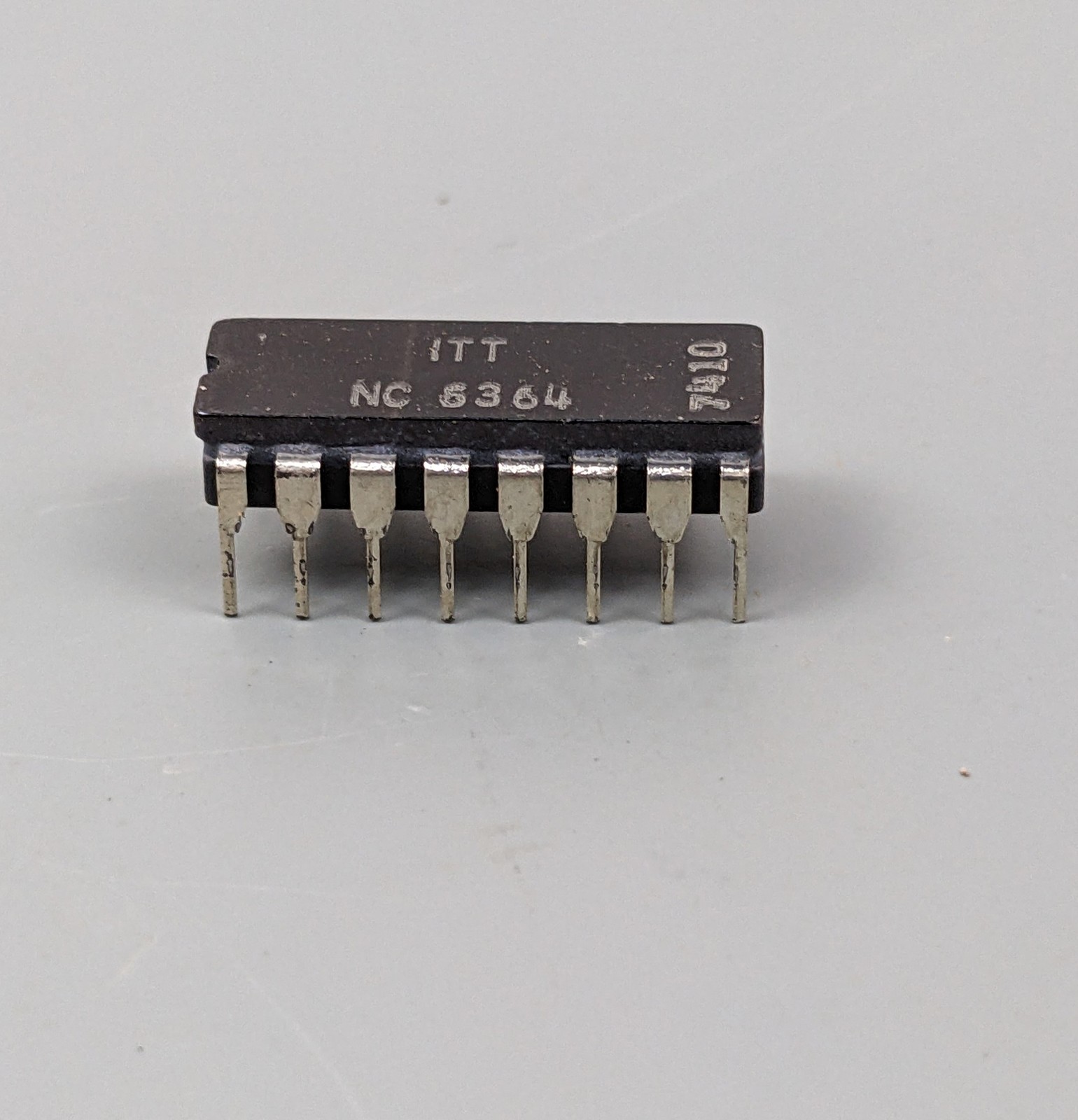 (12) ITT NC 6364 ICs, DIP16