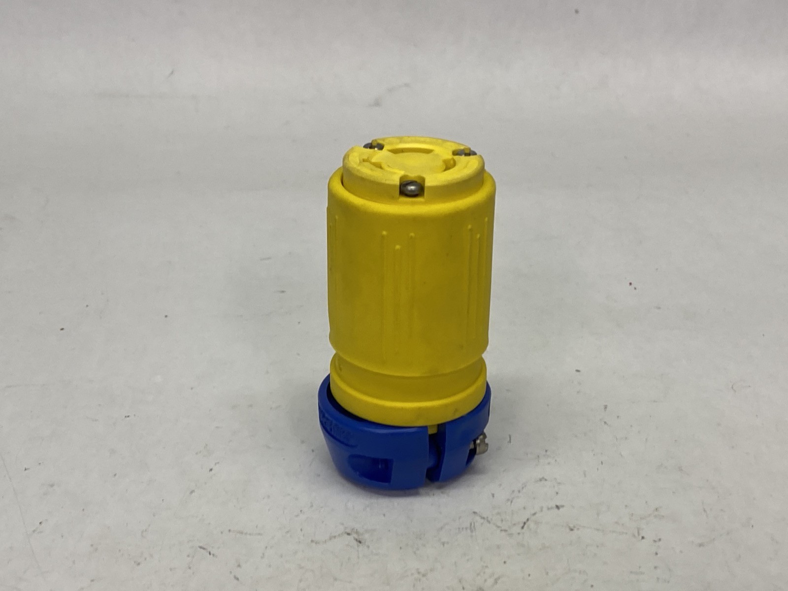 NEW Ericson Perma-Link 15A 250V 2 Pole 3 Wire 1 Phase Locking Connector 1622-C