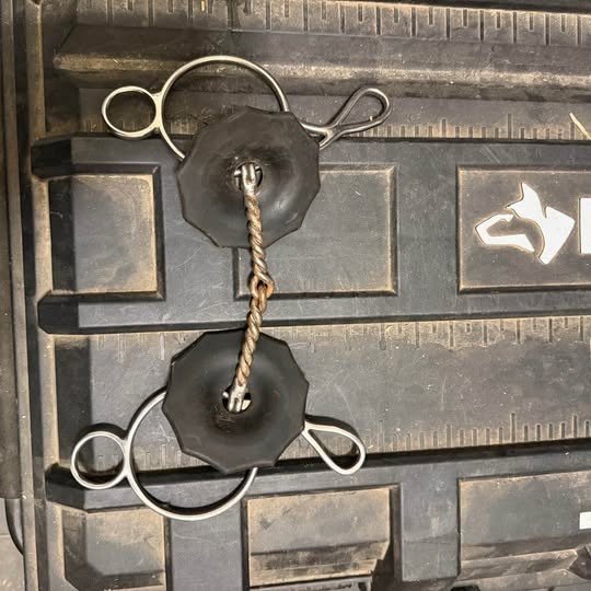 Used twisted single joint elevator with rubber bit guards